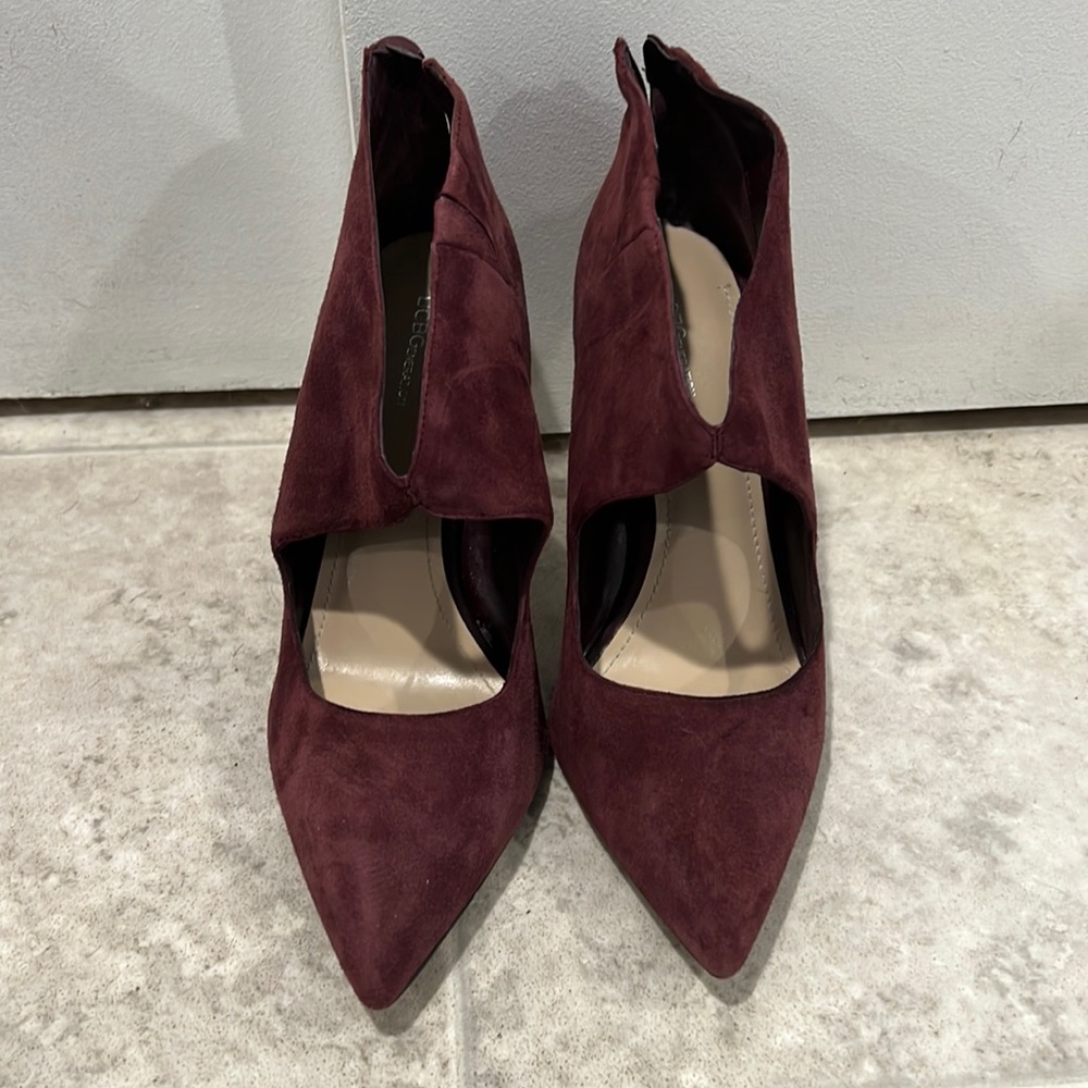 BCBG bootie heel